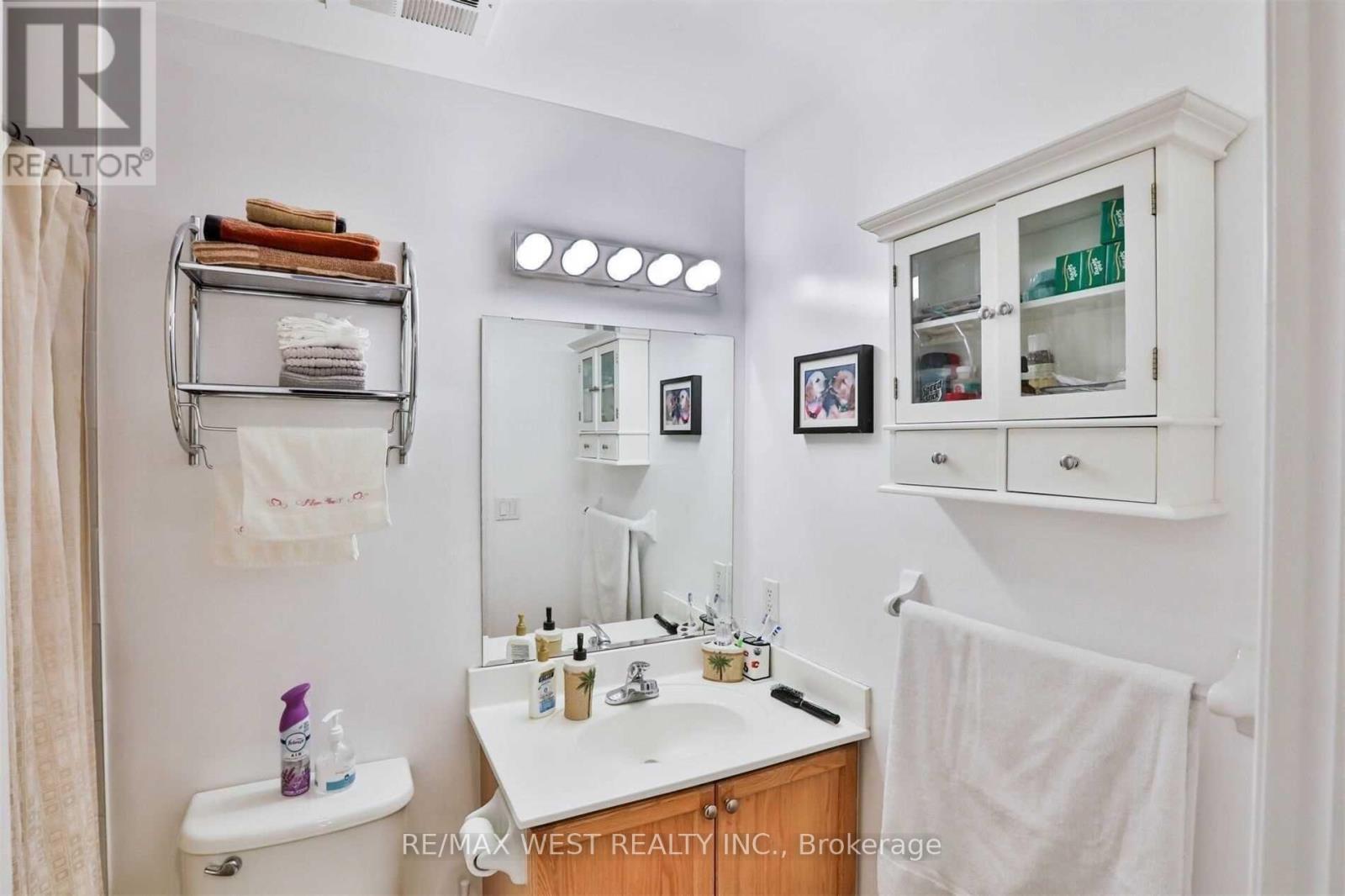 Gv-108 - 330 Princess Royal Drive, Mississauga, Ontario  L5B 4M8 - Photo 17 - W12738412