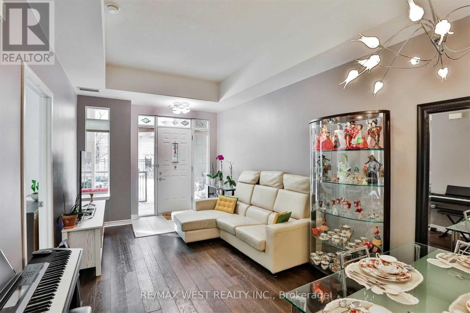 Gv-108 - 330 Princess Royal Drive, Mississauga, Ontario  L5B 4M8 - Photo 6 - W12738412