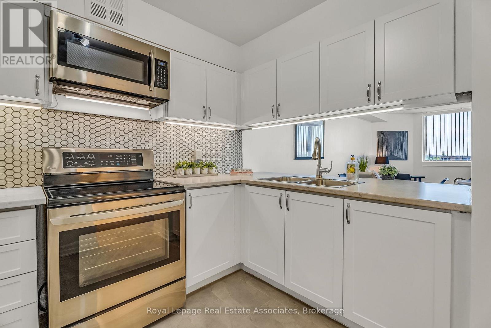 1907 - 234 Albion Road, Toronto, Ontario  M9W 6A5 - Photo 12 - W12738452