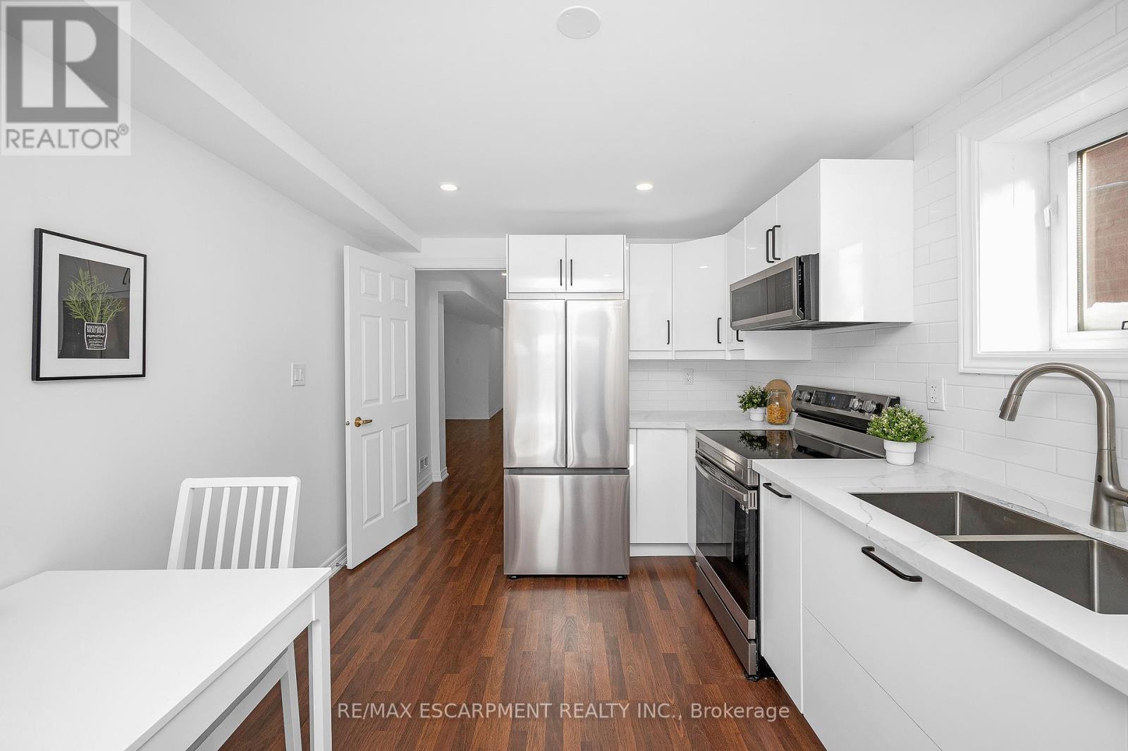 2546 Nichols Drive, Oakville, Ontario  L6H 7L3 - Photo 27 - W12738454