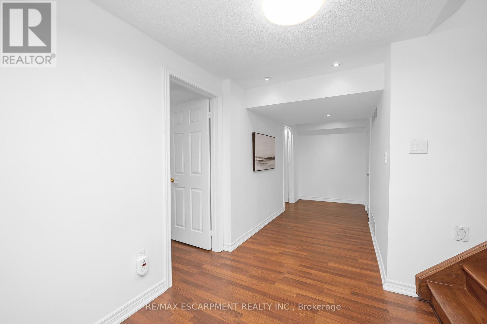 2546 Nichols Drive, Oakville, Ontario  L6H 7L3 - Photo 32 - W12738454