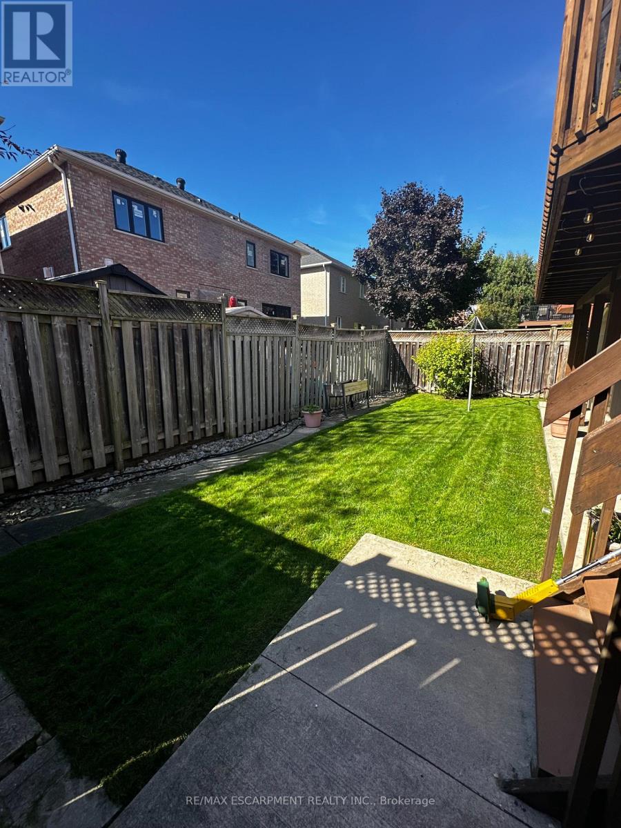 2546 Nichols Drive, Oakville, Ontario  L6H 7L3 - Photo 37 - W12738454