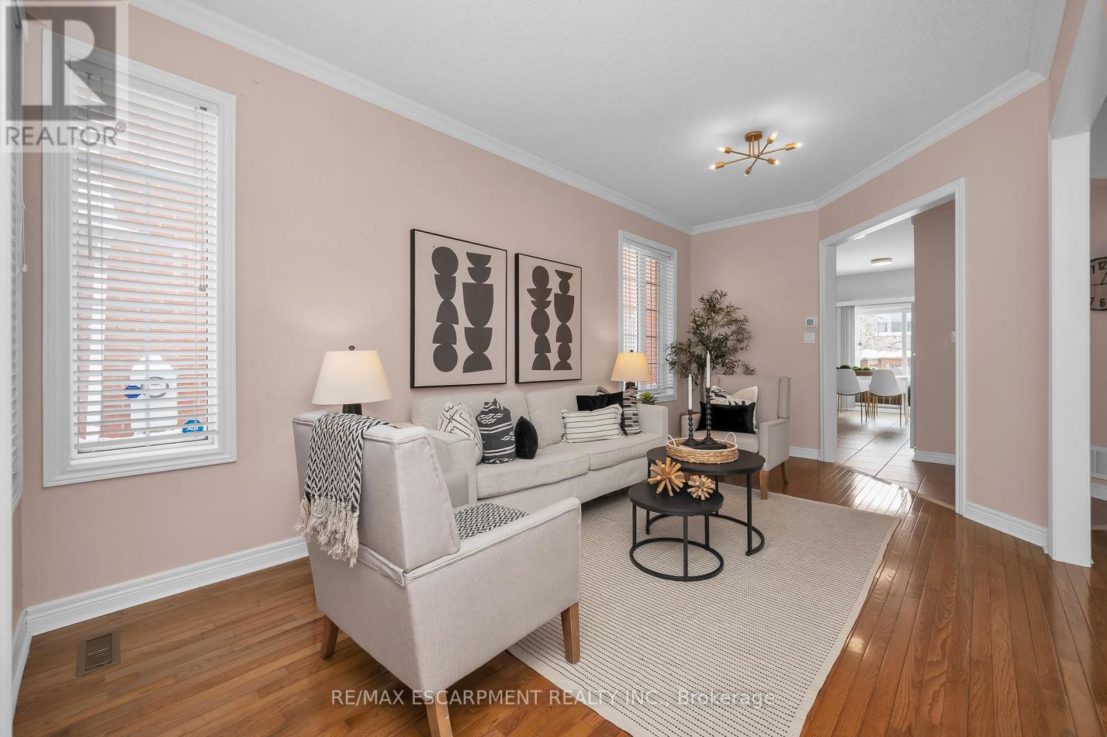 2546 Nichols Drive, Oakville, Ontario  L6H 7L3 - Photo 6 - W12738454