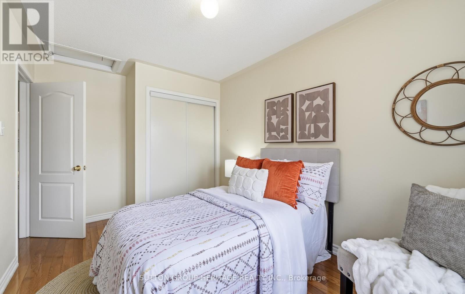 717 Dolly Bird Lane, Mississauga, Ontario  L5W 1C7 - Photo 15 - W12738484