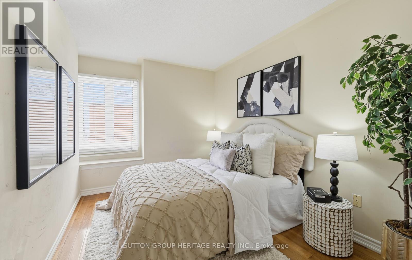 717 Dolly Bird Lane, Mississauga, Ontario  L5W 1C7 - Photo 16 - W12738484