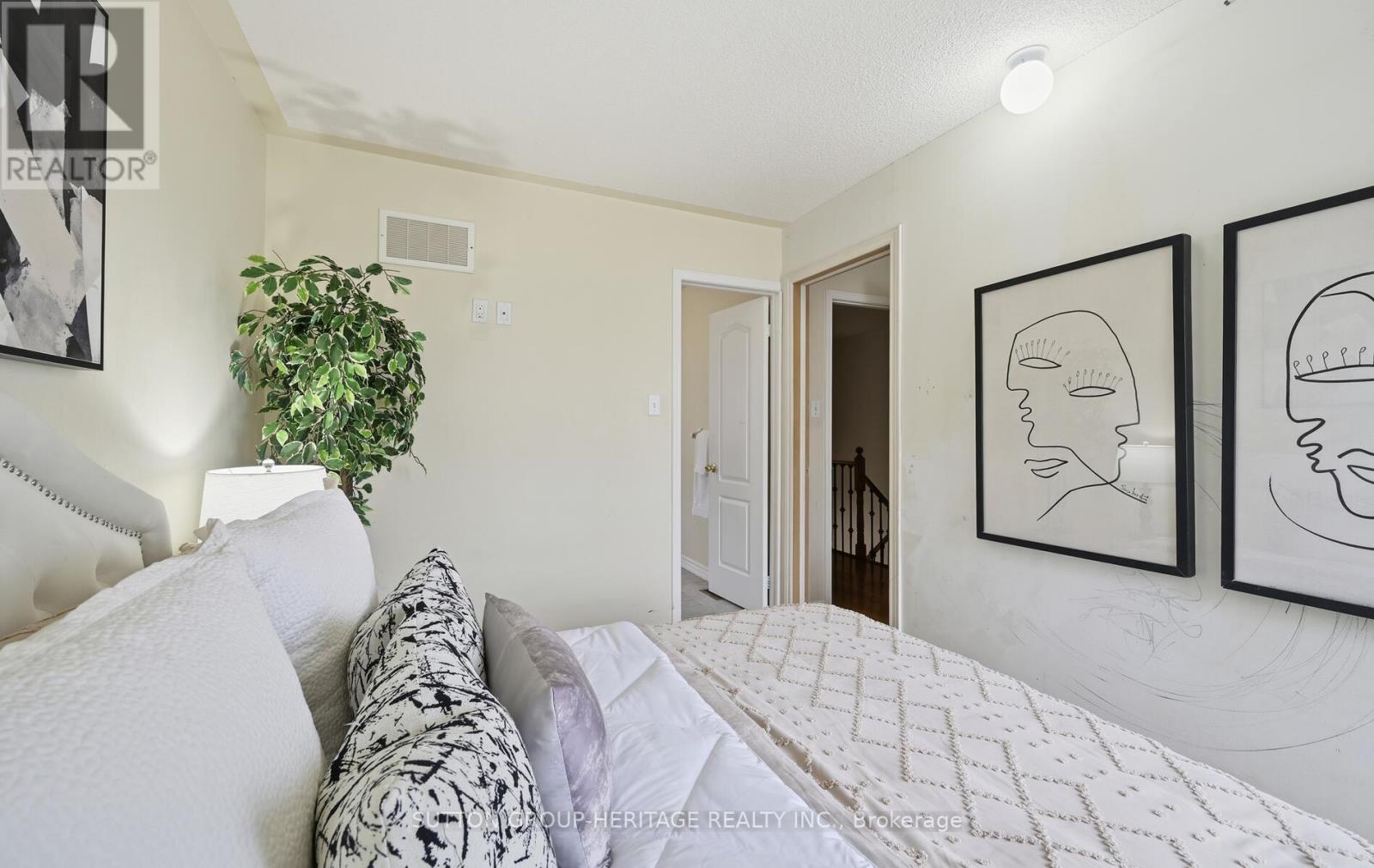 717 Dolly Bird Lane, Mississauga, Ontario  L5W 1C7 - Photo 17 - W12738484