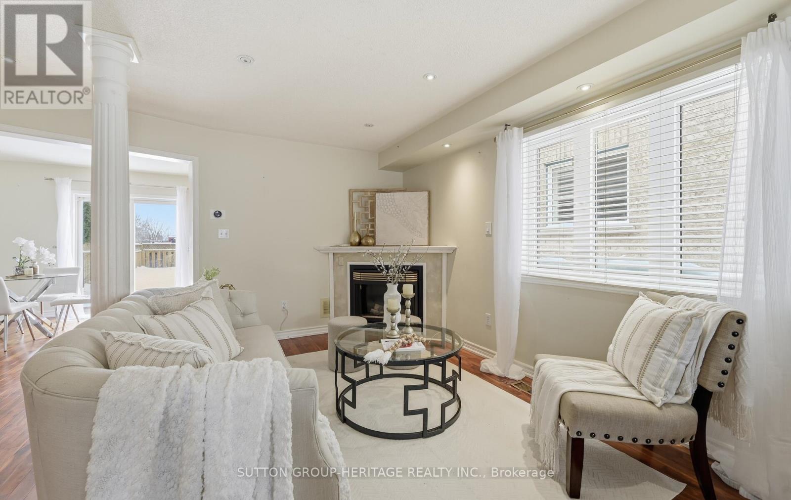 717 Dolly Bird Lane, Mississauga, Ontario  L5W 1C7 - Photo 4 - W12738484