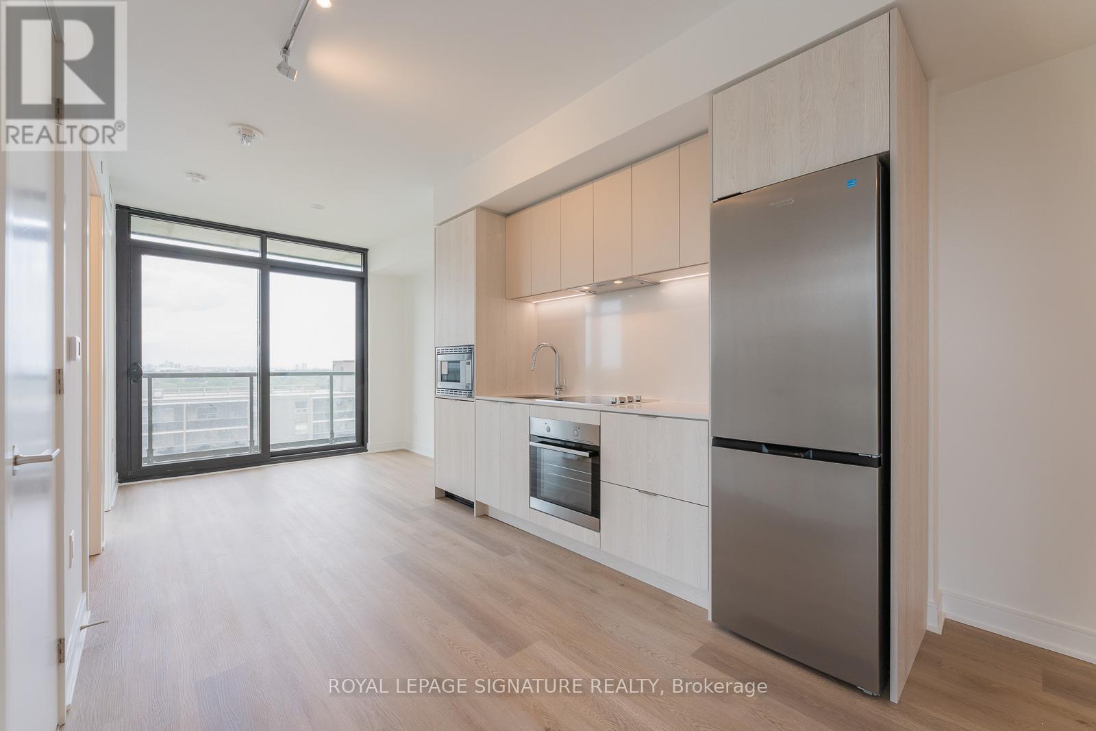 1204 - 86 Dundas Street E, Mississauga, Ontario  L5A 1W4 - Photo 2 - W12738494