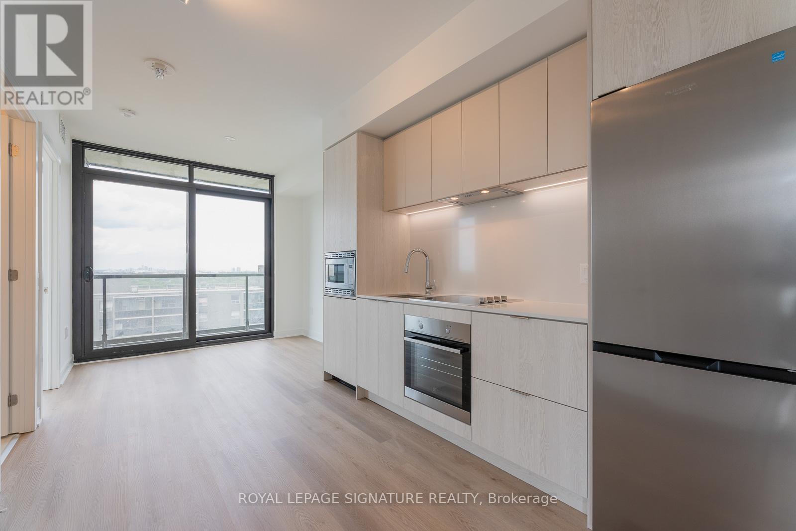 1204 - 86 Dundas Street E, Mississauga, Ontario  L5A 1W4 - Photo 3 - W12738494