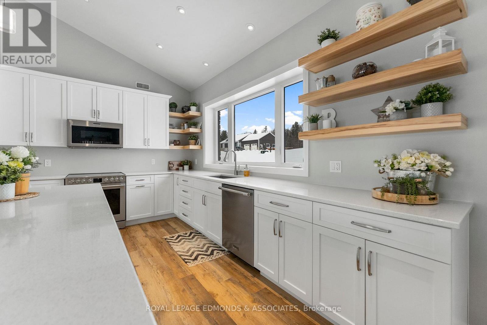 346 Foresters Falls Road, Whitewater Region, Ontario  K0J 1K0 - Photo 18 - X12738600