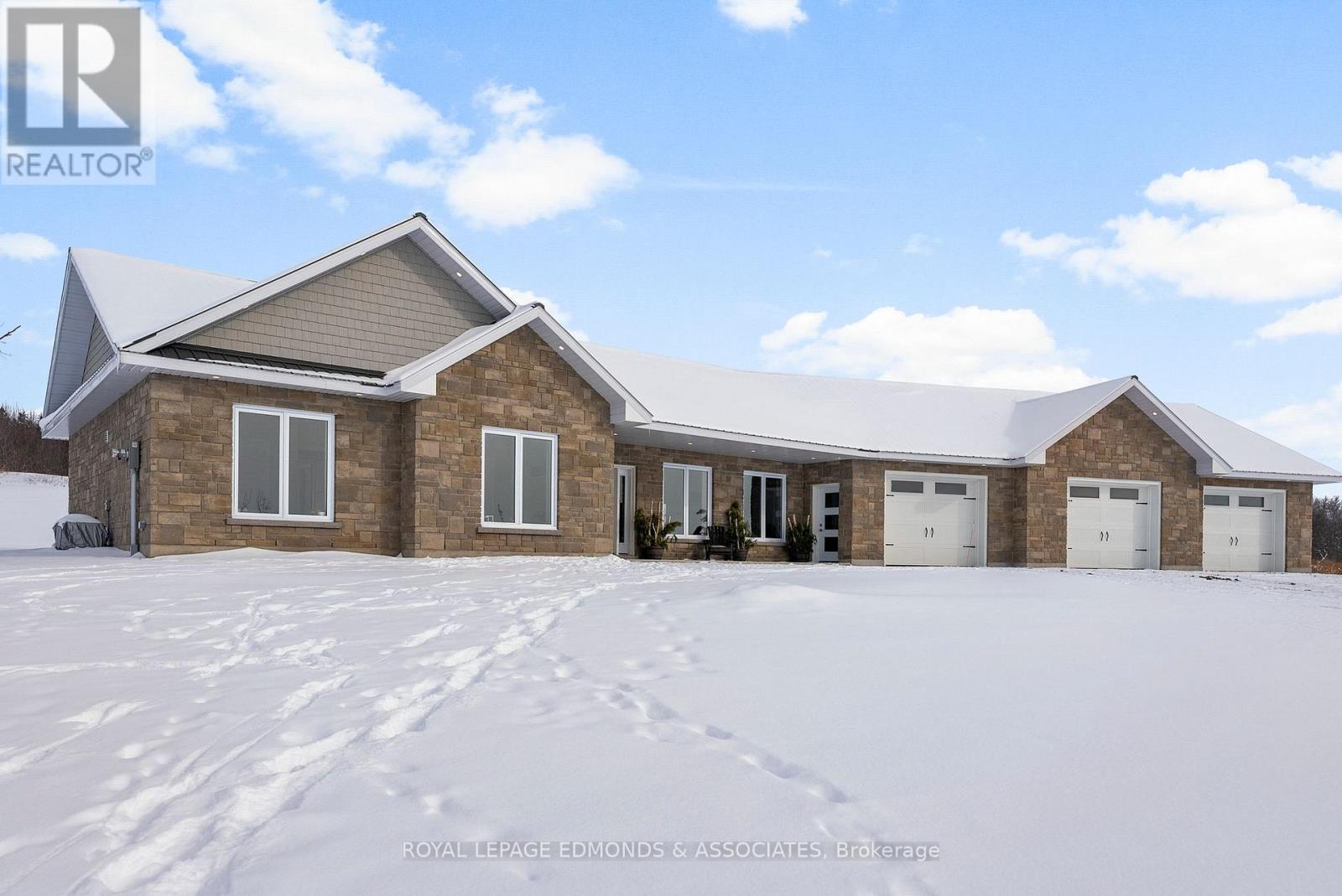 346 Foresters Falls Road, Whitewater Region, Ontario  K0J 1K0 - Photo 2 - X12738600