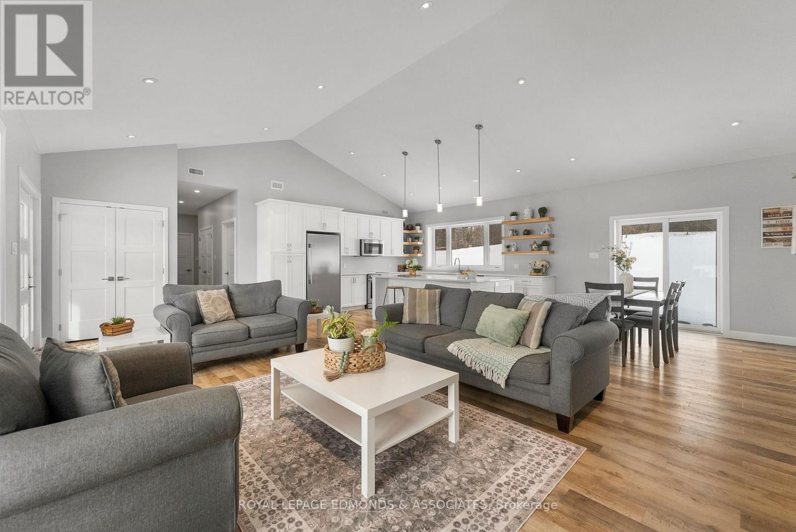 346 Foresters Falls Road, Whitewater Region, Ontario  K0J 1K0 - Photo 9 - X12738600