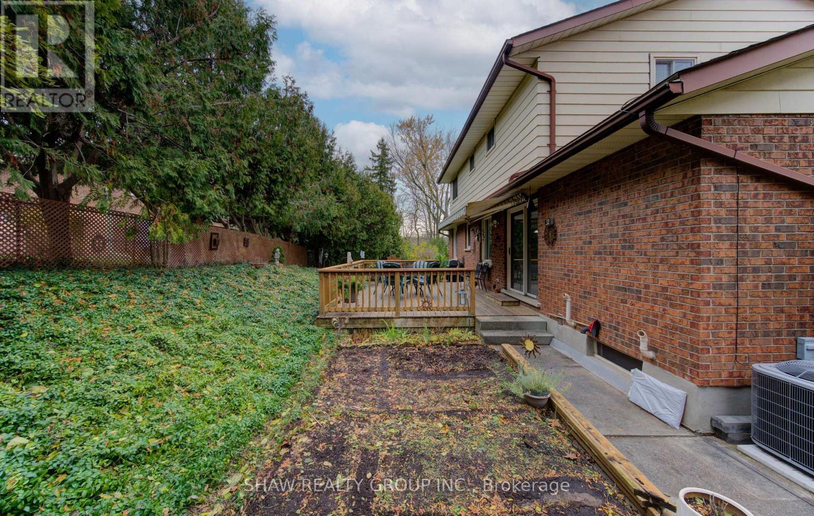 32 Brookview Court, Kitchener, Ontario  N2A 2Y6 - Photo 36 - X12738458