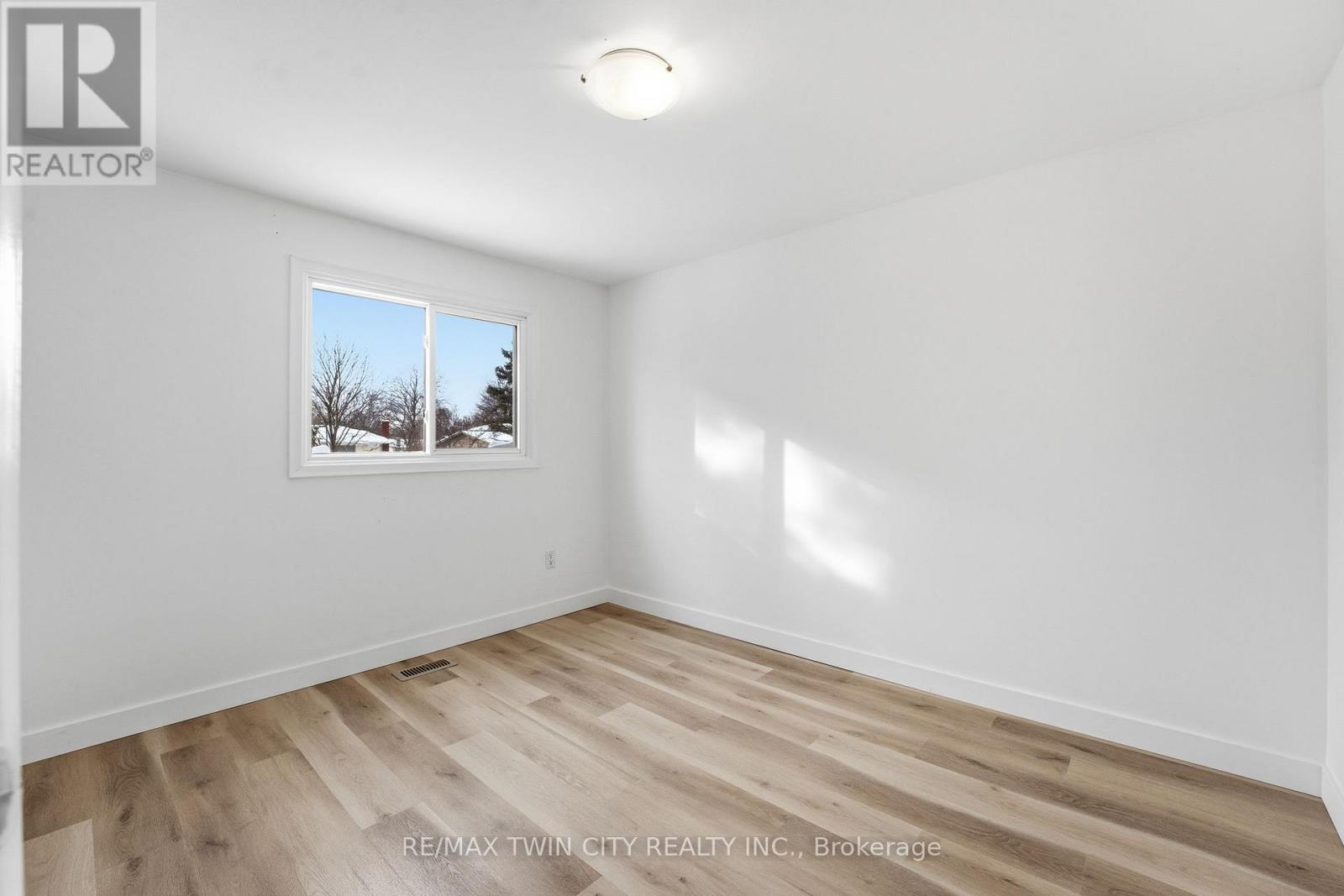 20c - 35 Oakhill Drive, Brantford, Ontario  N3T 1R1 - Photo 17 - X12738464