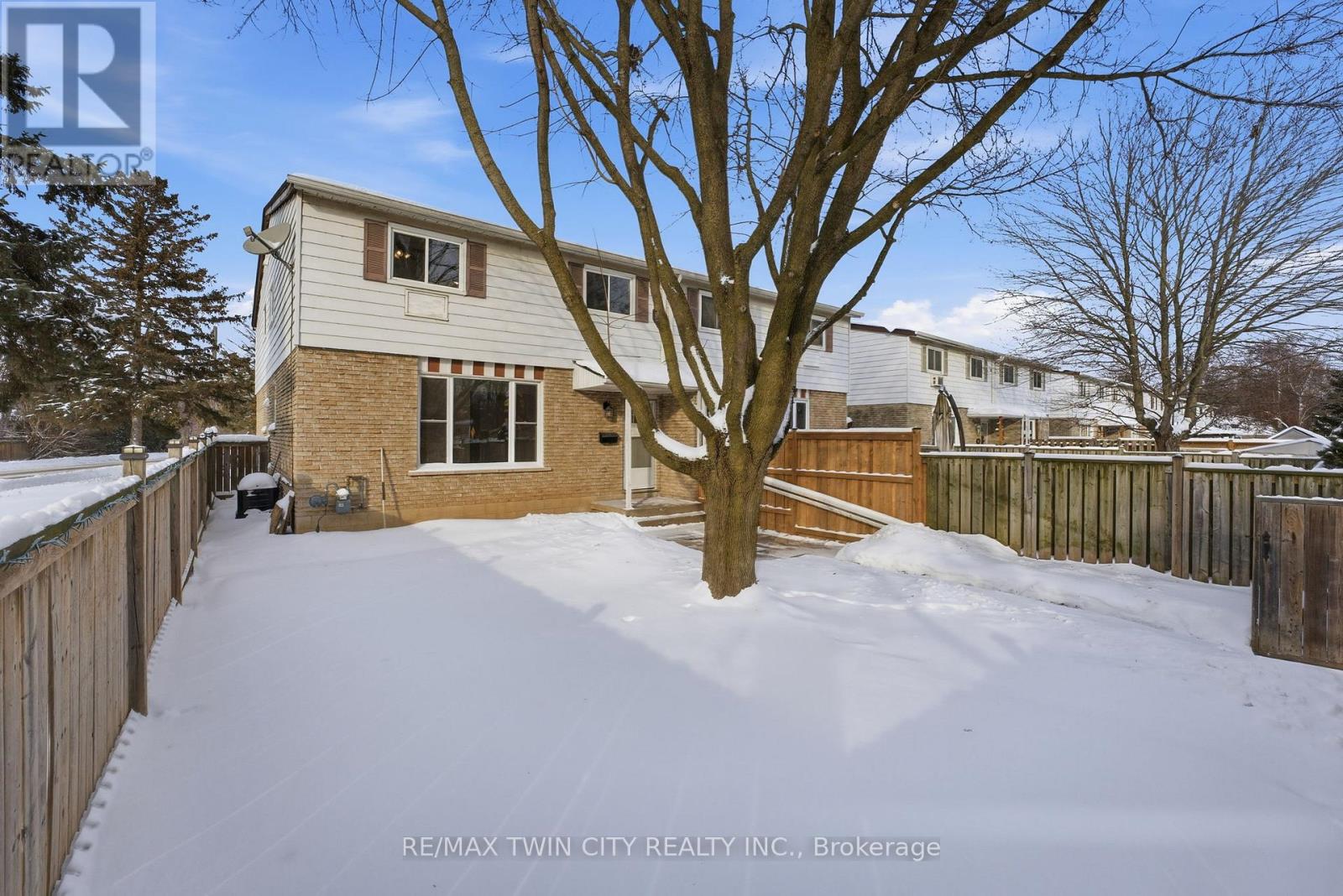 20c - 35 Oakhill Drive, Brantford, Ontario  N3T 1R1 - Photo 4 - X12738464