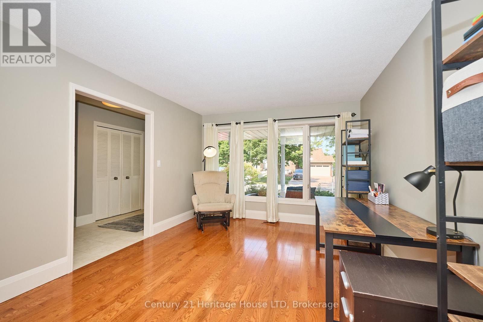 57 Keefer Road, Thorold, Ontario  L2V 4W5 - Photo 5 - X12738556