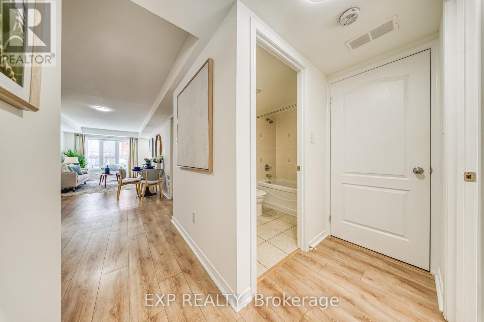 2 - 29 Frances Loring Lane, Toronto, Ontario  M4M 3E8 - Photo 19 - E12738394