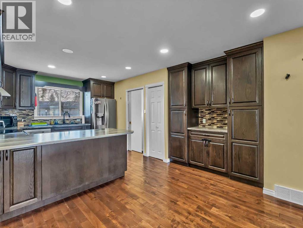 86 Milne Place Se, Medicine Hat, Alberta  T1A 7P3 - Photo 5 - A2277397