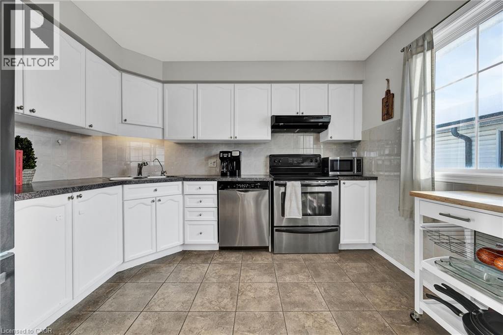 299 Erinbrook Drive, Kitchener, Ontario  N2E 3M2 - Photo 10 - 40793934