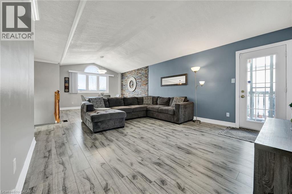 299 Erinbrook Drive, Kitchener, Ontario  N2E 3M2 - Photo 5 - 40793934