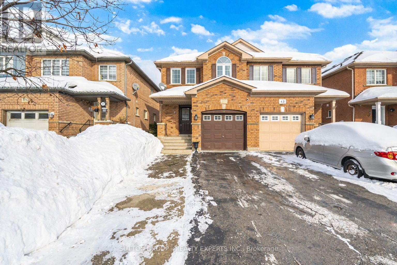 45 Ridgefield Court, Brampton, Ontario  L6P 1B4 - Photo 2 - W12732552