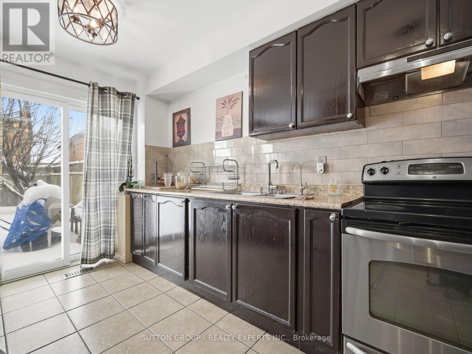 45 Ridgefield Court, Brampton, Ontario  L6P 1B4 - Photo 16 - W12732552