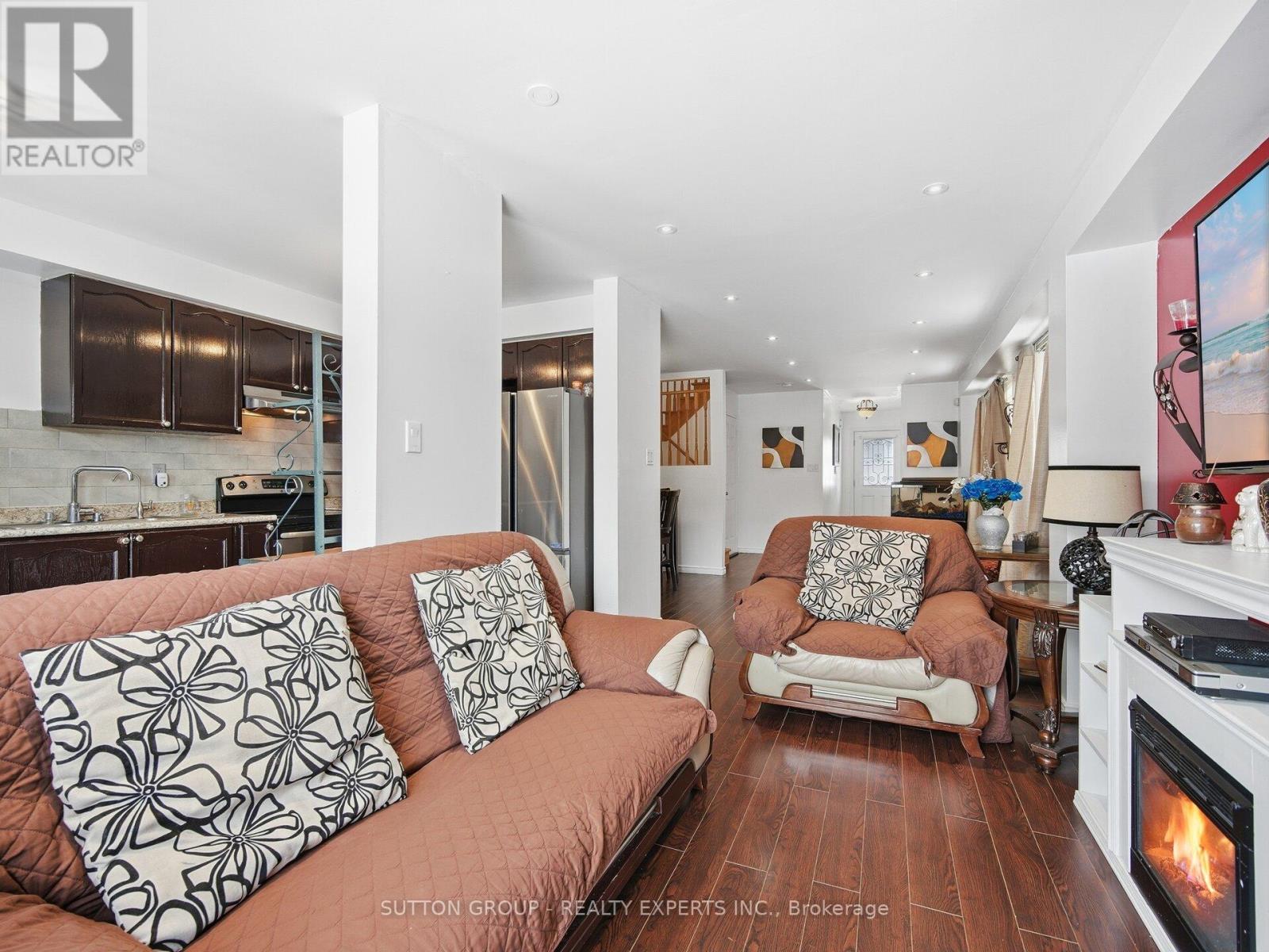 45 Ridgefield Court, Brampton, Ontario  L6P 1B4 - Photo 13 - W12732552