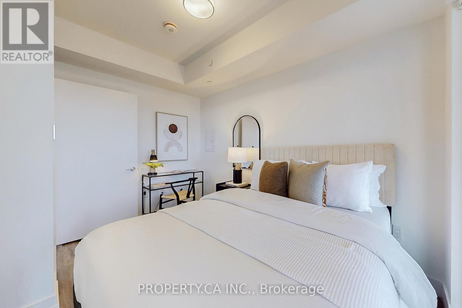 2209 - 15 Queens Quay E, Toronto, Ontario  M5E 0C5 - Photo 12 - C12734938