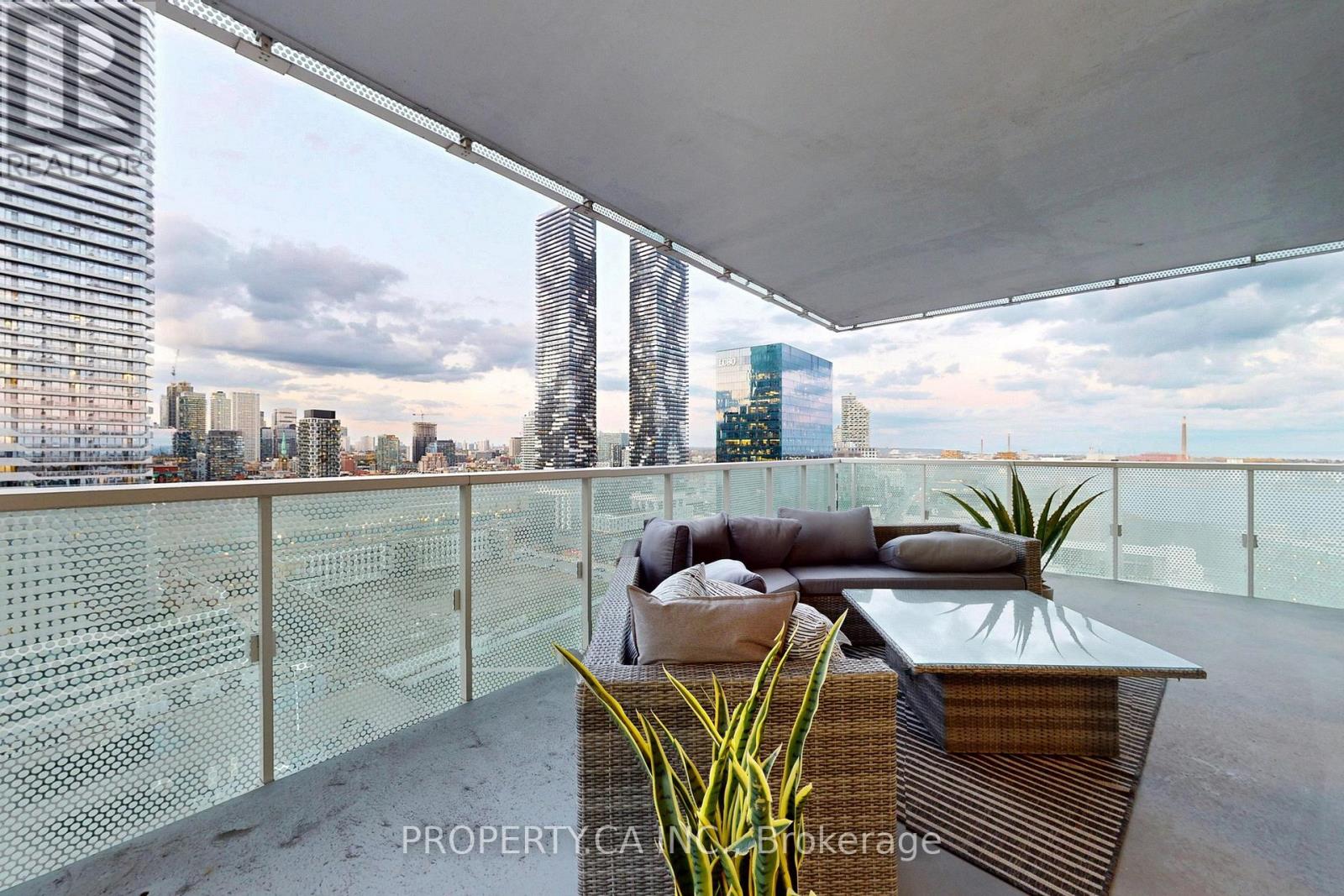 2209 - 15 Queens Quay E, Toronto, Ontario  M5E 0C5 - Photo 15 - C12734938