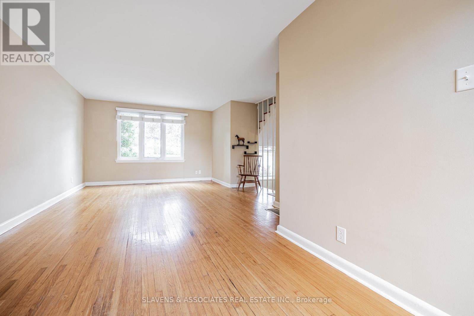 4 Burdock Lane, Toronto, Ontario  M3C 2G5 - Photo 11 - C12738586