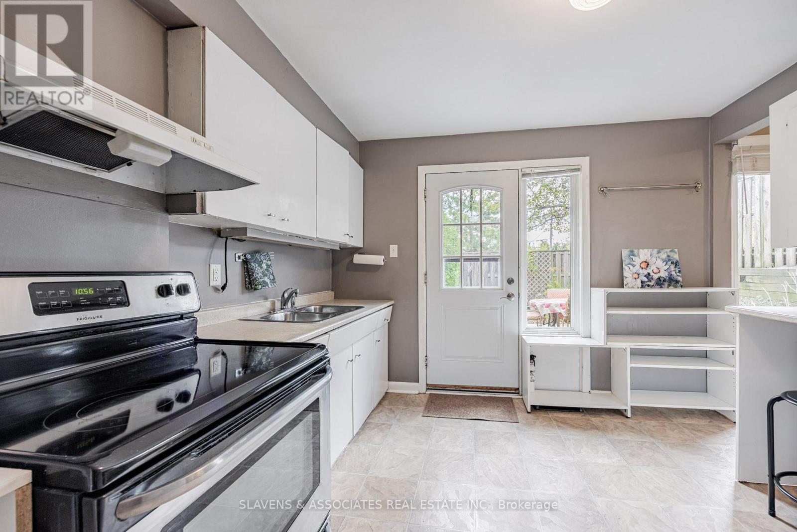 4 Burdock Lane, Toronto, Ontario  M3C 2G5 - Photo 13 - C12738586