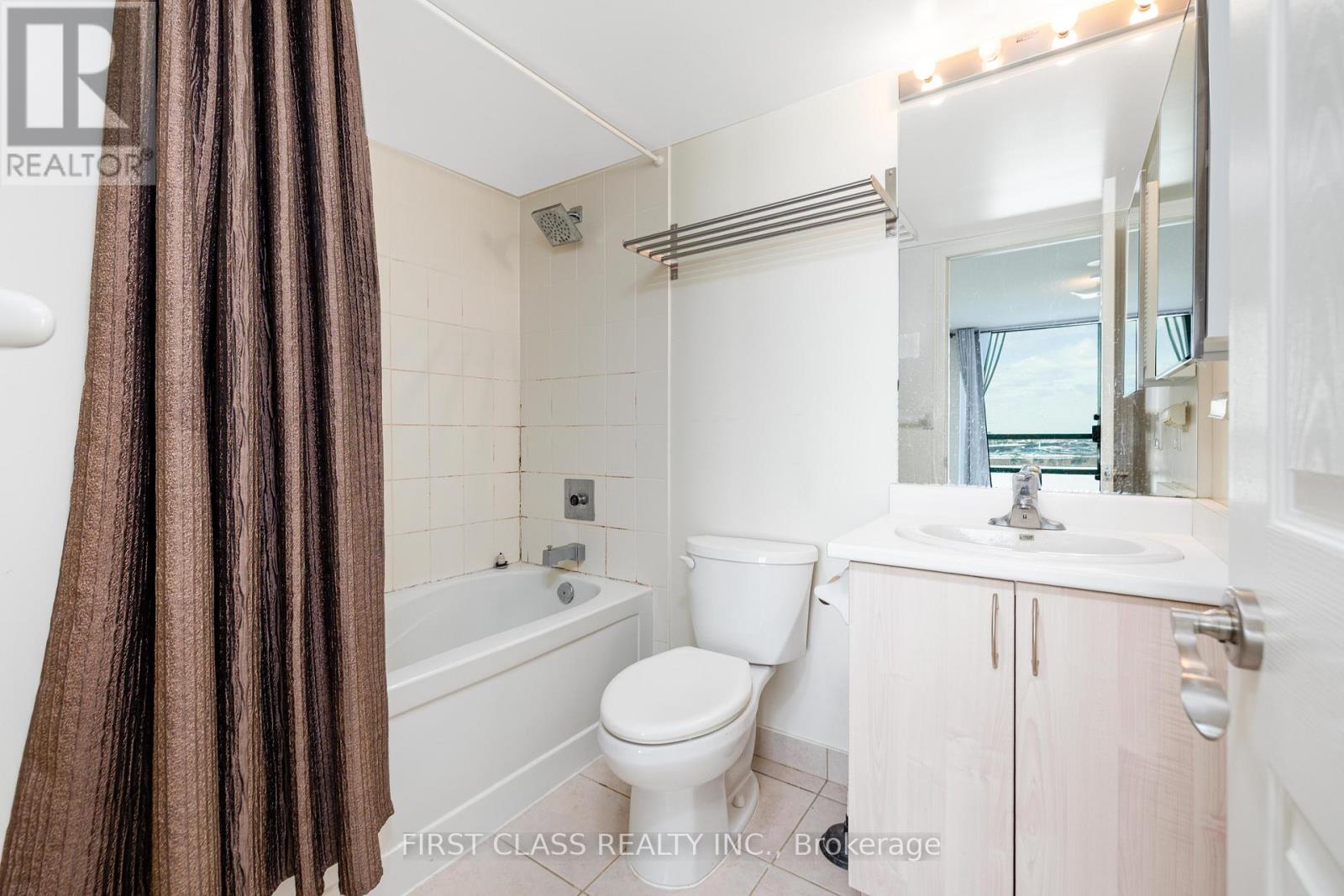 Unknown Address, ,     - Photo 13 - E12738544