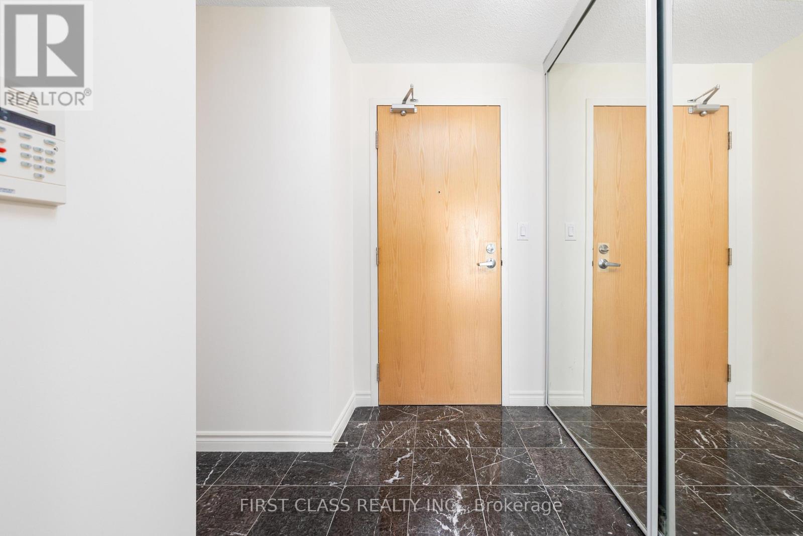 Unknown Address, ,     - Photo 4 - E12738544