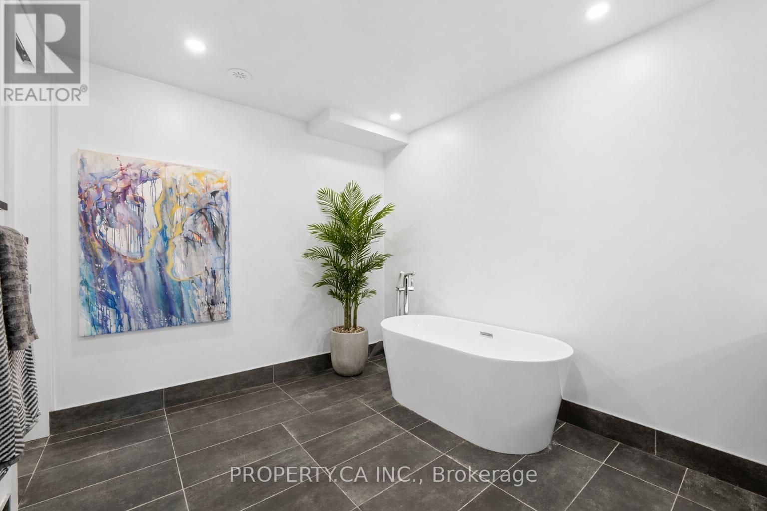 Th08 - 1331 Queen Street E, Toronto, Ontario  M4L 0B1 - Photo 27 - E12738550