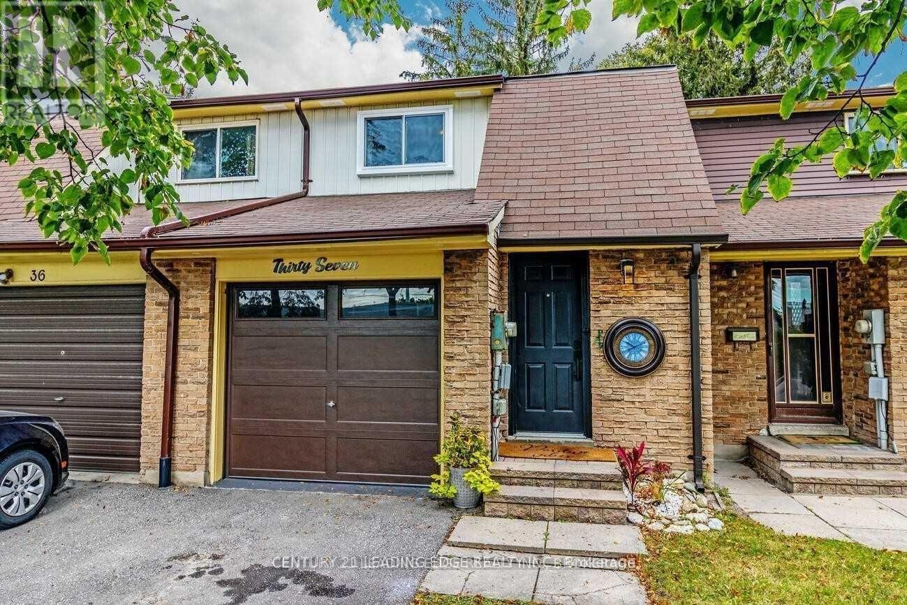 37 - 925 BURNS STREET W, Whitby, Ontario