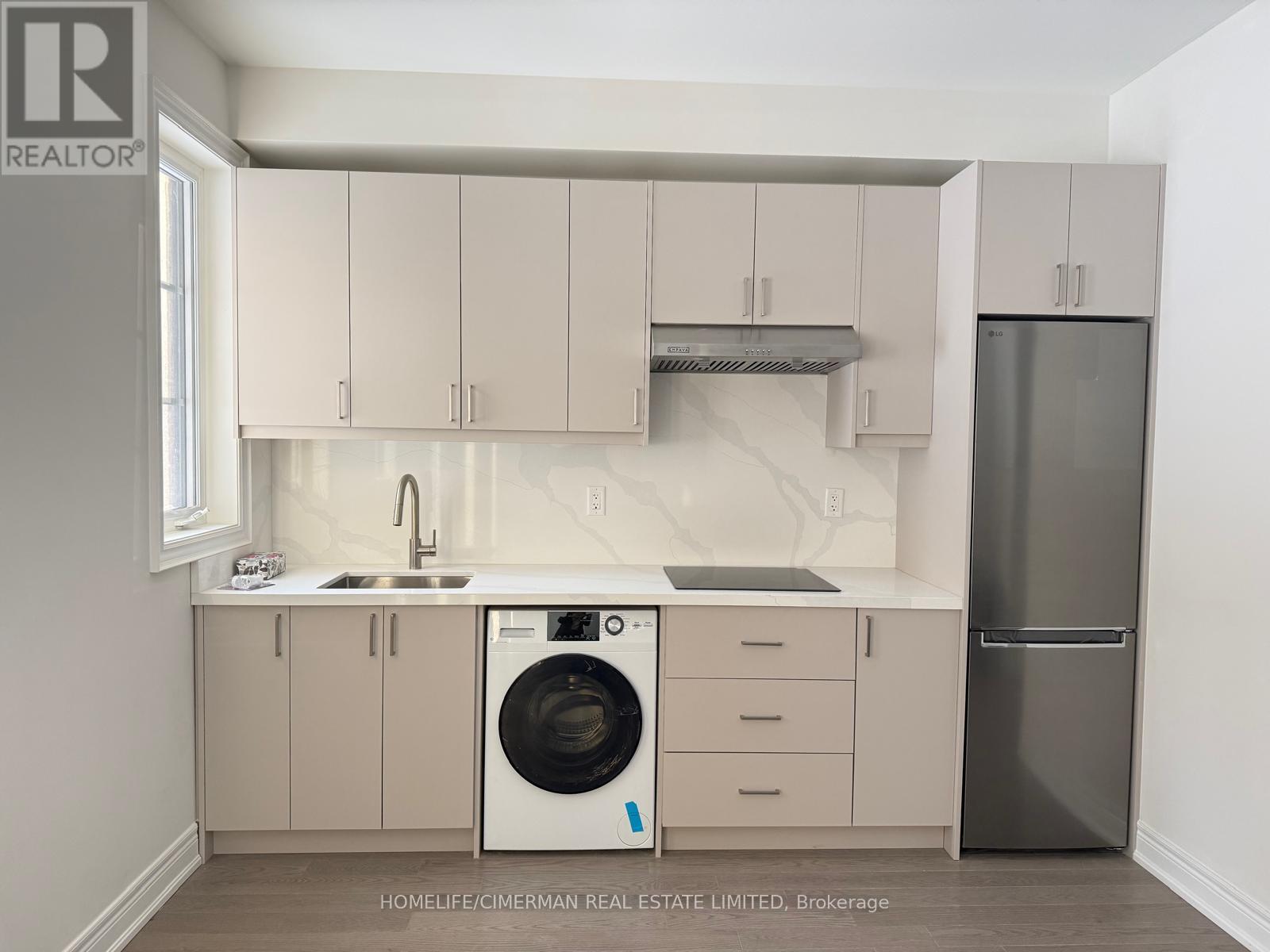 Main Flr - 45 Donnacona Drive, Vaughan, Ontario  L4H 0Y6 - Photo 3 - N12738542