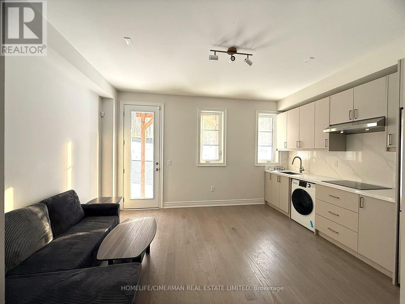 Main Flr - 45 Donnacona Drive, Vaughan, Ontario  L4H 0Y6 - Photo 4 - N12738542