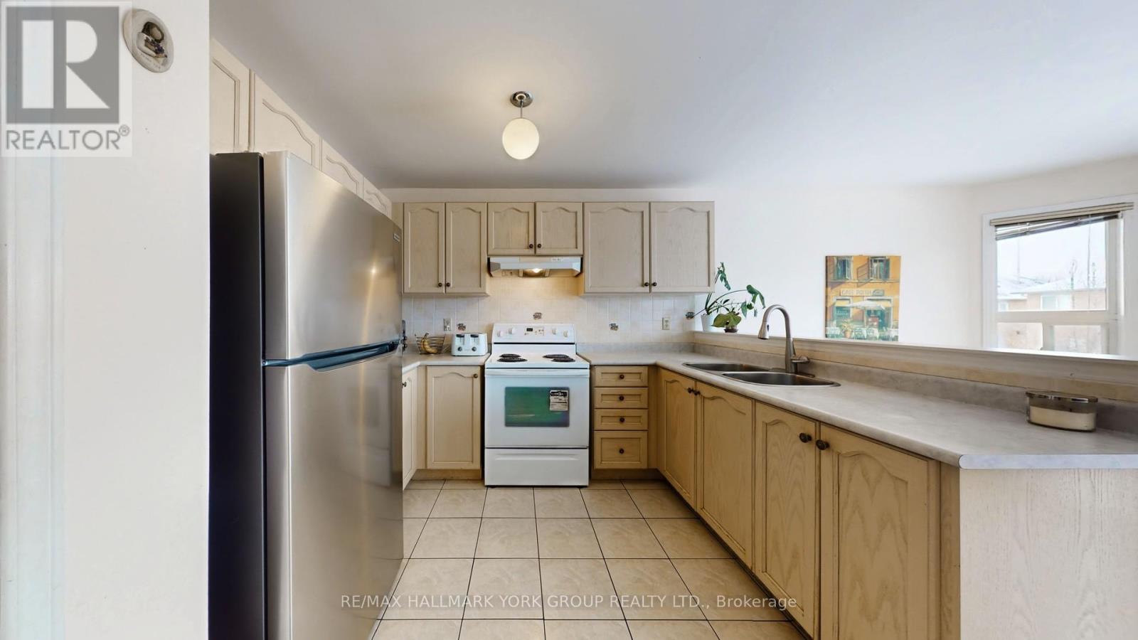 86 Petermann Street, Aurora, Ontario  L4G 7X5 - Photo 11 - N12738566