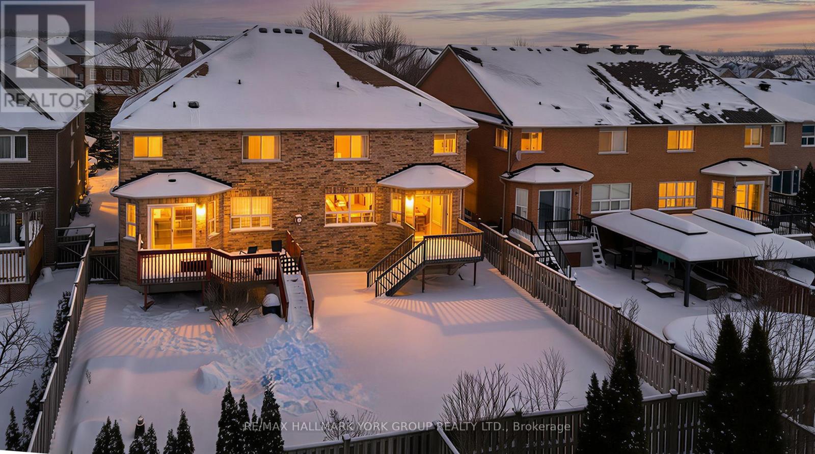 86 Petermann Street, Aurora, Ontario  L4G 7X5 - Photo 2 - N12738566