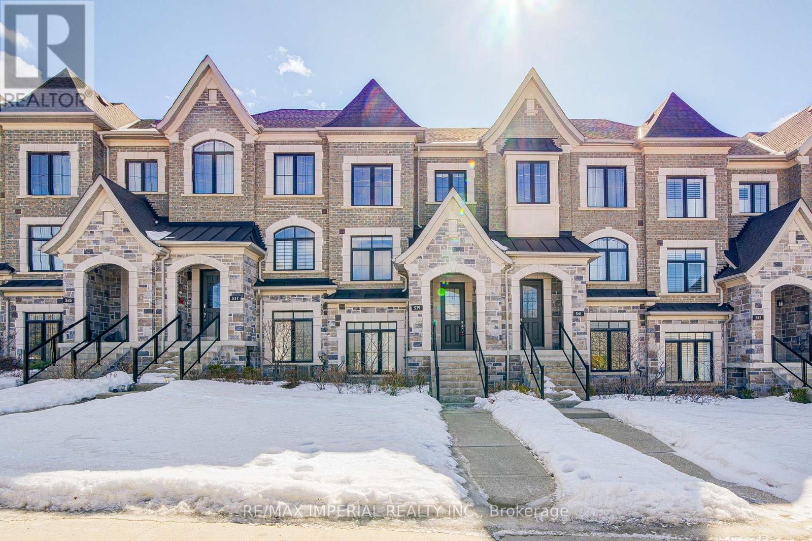 539 Carrville Road, Richmond Hill, Ontario  L4C 0Z9 - Photo 2 - N12738602