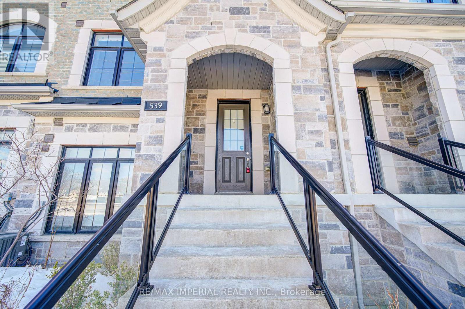 539 Carrville Road, Richmond Hill, Ontario  L4C 0Z9 - Photo 4 - N12738602