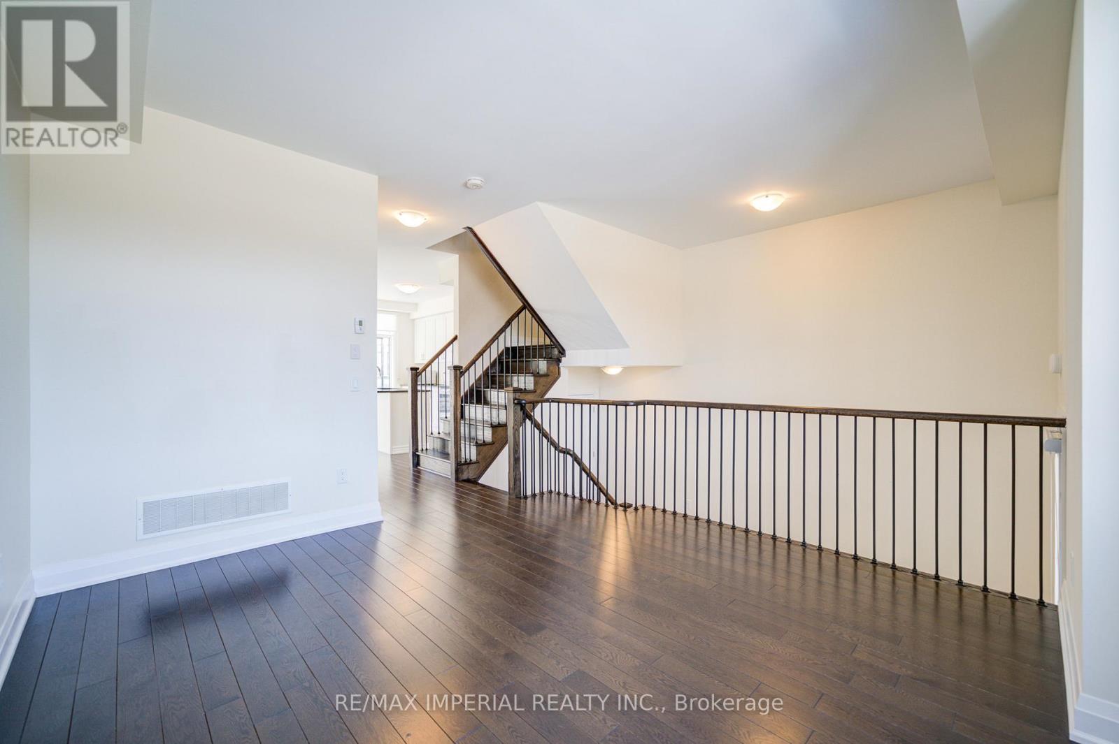 539 Carrville Road, Richmond Hill, Ontario  L4C 0Z9 - Photo 8 - N12738602