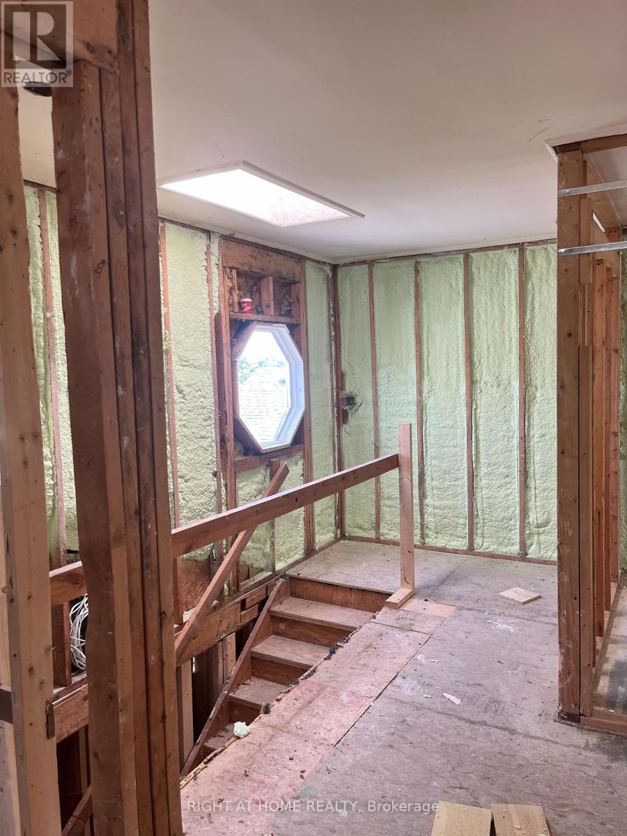 412 Limerick Crescent, Innisfil, Ontario  L0L 1K0 - Photo 9 - N12738618