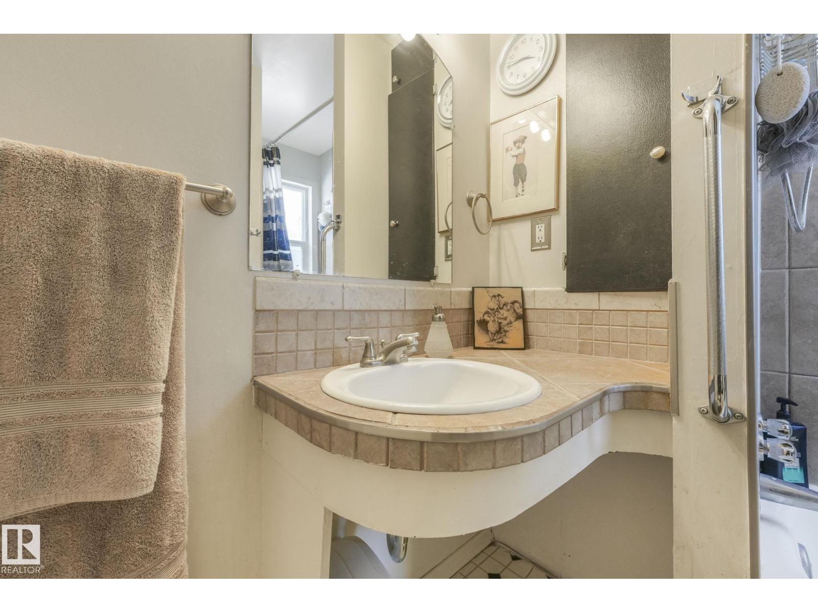 7424 128 Av Nw, Edmonton, Alberta  T5C 1T1 - Photo 12 - E4471222