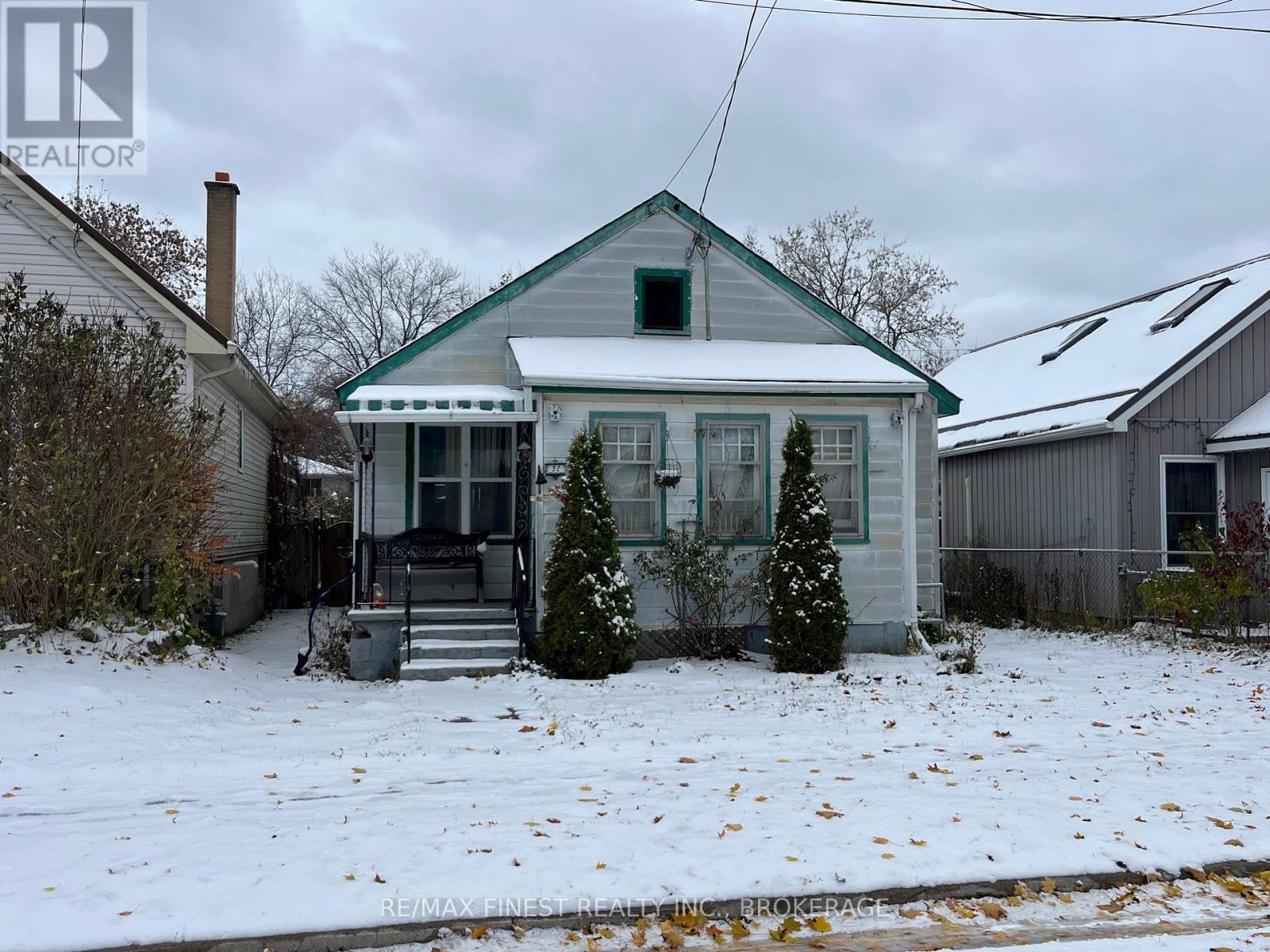 32 Connaught Street, Kingston, Ontario  K7K 4W2 - Photo 2 - X12738632