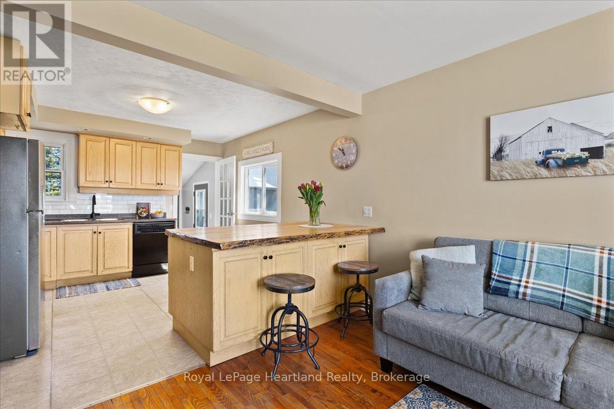 7637 Wellington Road 7, Mapleton, Ontario N0B 1A0 - Photo 16 - X12738716