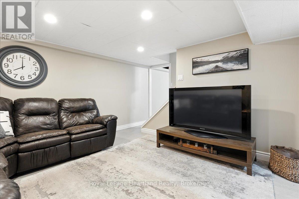 7637 Wellington Road 7, Mapleton, Ontario N0B 1A0 - Photo 26 - X12738716