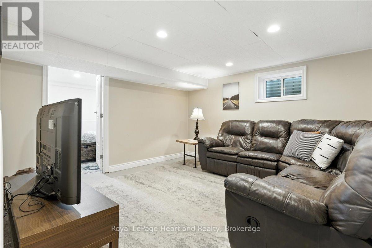 7637 Wellington Road 7, Mapleton, Ontario N0B 1A0 - Photo 28 - X12738716