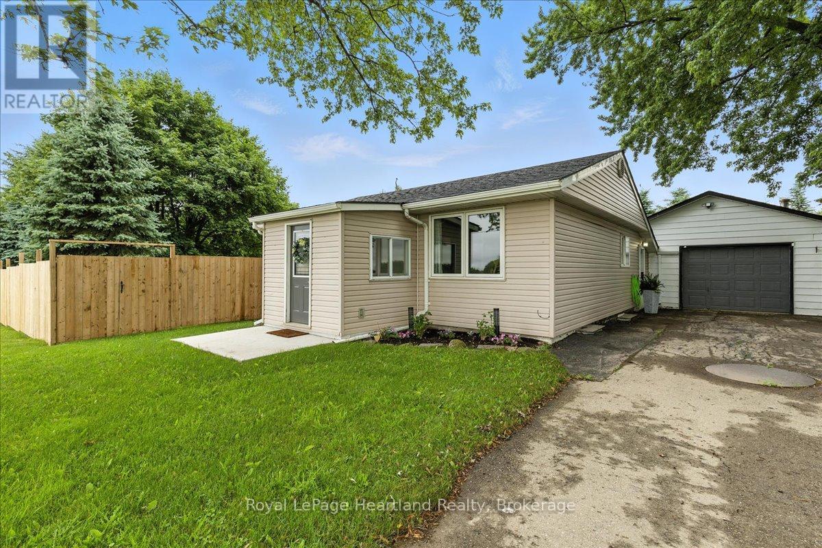 7637 Wellington Road 7, Mapleton, Ontario N0B 1A0 - Photo 4 - X12738716