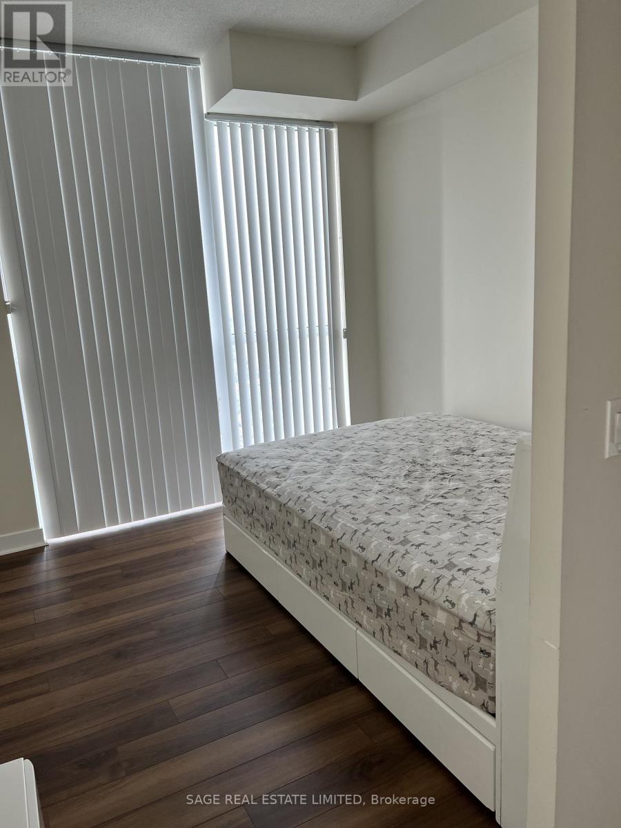 3907 - 3975 Grand Park Drive, Mississauga, Ontario  L5B 4L6 - Photo 4 - W12738568